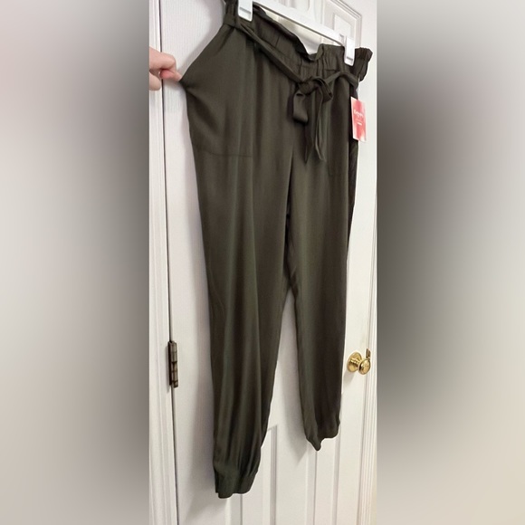 NWT Ci Sono Olive Green Paperbag Waist Pants - Picture 2 of 10